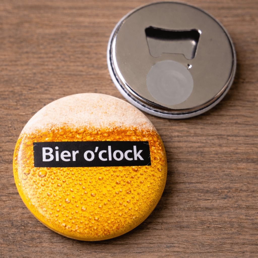 Bieropener met Magneet – “Bier o’clock” – Koelkastmagneet Flesopener – Origineel Cadeau voor Mannen & Bierliefhebbers