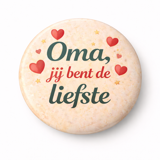 Koelkastmagneet Oma Jij Bent De Liefste – 58 mm – Cadeau voor oma – Lief cadeau grootmoeder – Magneet met tekst