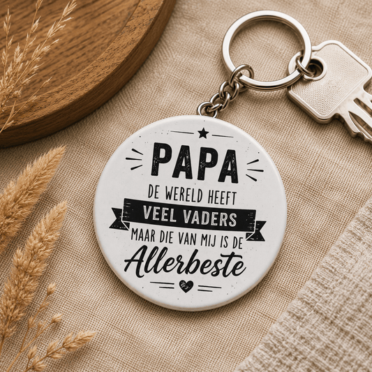 vaderdag cadeaus sleutelhanger met de tekst 'Papa de wereld heeft veel vaders maar die van mij is de allerbeste'