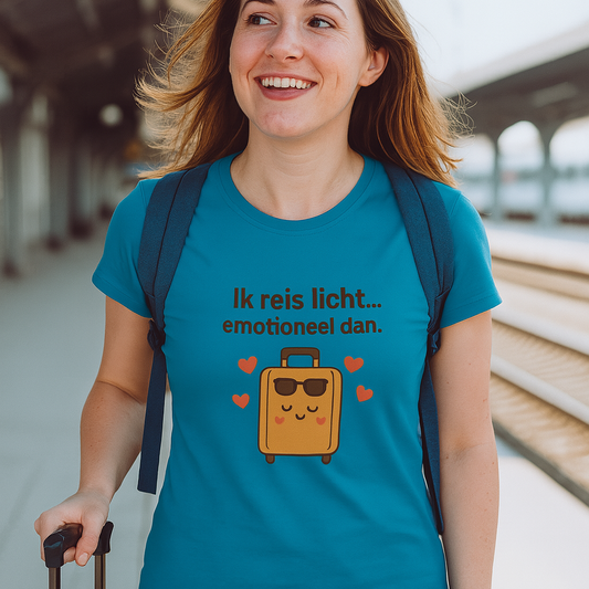 “Ik reis licht… emotioneel dan.” – Het meest eerlijke vakantie t-shirt 💼❤️
