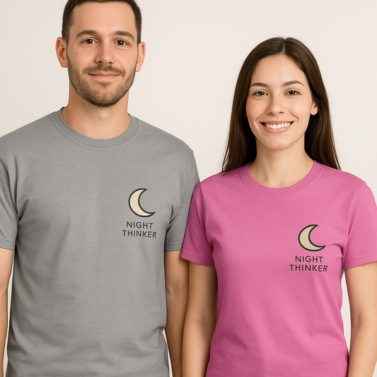 T-shirt met maansikkel & "Night Thinker" – voor de nachtelijke denkers