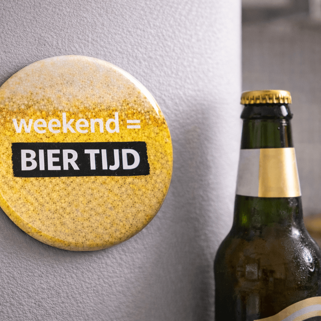 Bieropener Magneet “Weekend = Bier Tijd” – Leuk Cadeau voor Hem